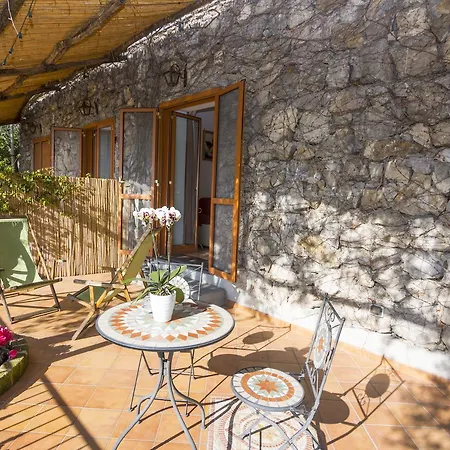 Alojamento de Acomodação e Pequeno-almoço Le Nereidi Positano