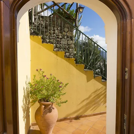 Alojamento de Acomodação e Pequeno-almoço Le Nereidi Positano